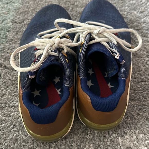 Nike Metcons - Picture 4 of 8